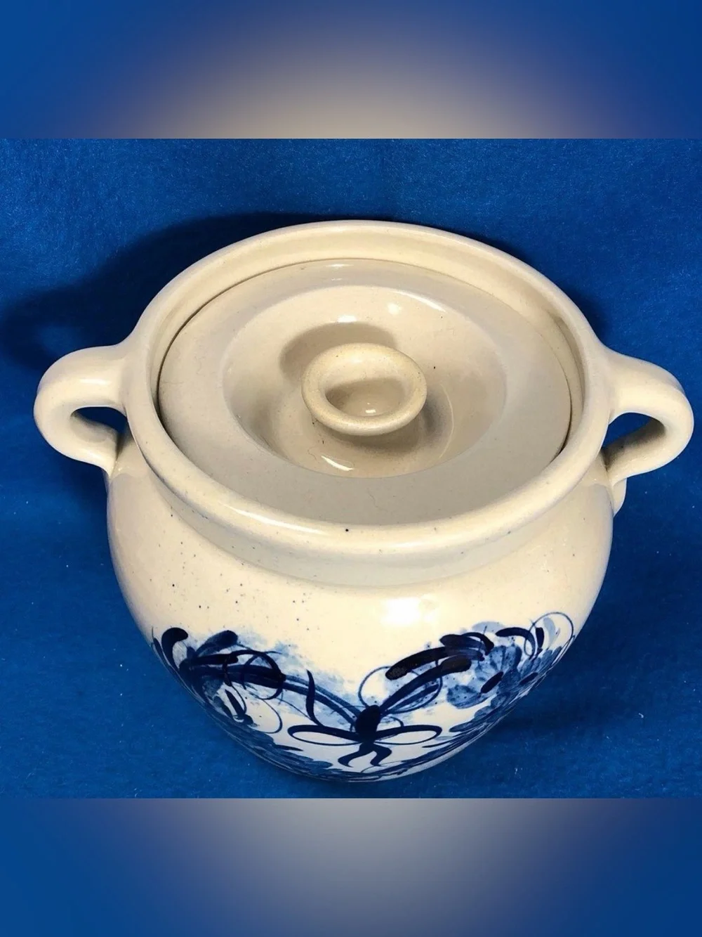 Vintage Handmade Stoneware Covered Crock/Bean Pot or Serving Dish w/Side Handles